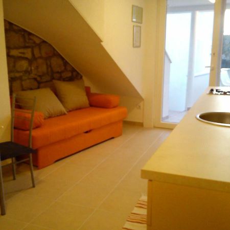 Volat Apartments Betina  Luaran gambar